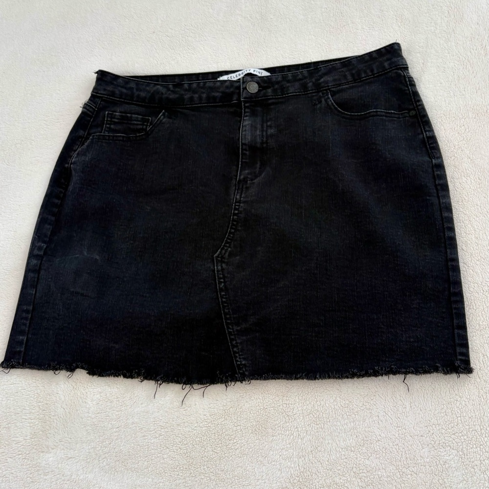 Celebrity Pink Black Mini Jean Denim Skirt Raw Hem Women Junior Sz 13/31 Retro - Picture 1 of 15